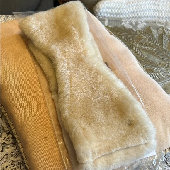 UGG Reversible Chestnut Shearing Sheepskin Headband - Picture 8 of 11